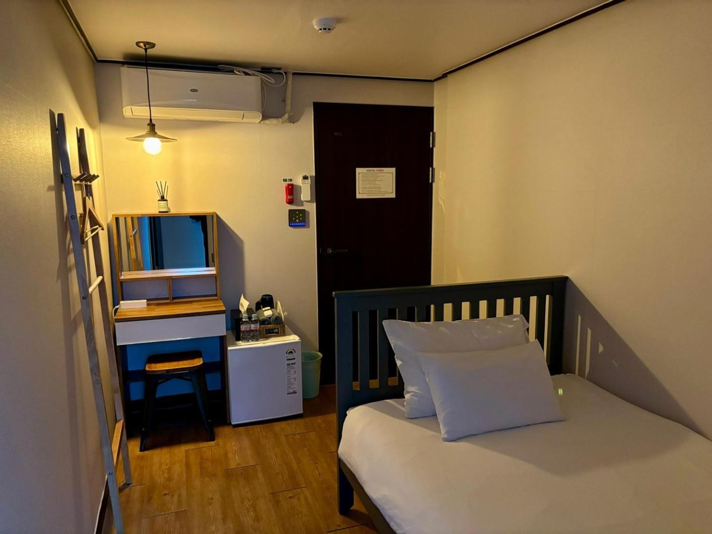 Hostel Korea - Ikseon Сеул Экстерьер фото